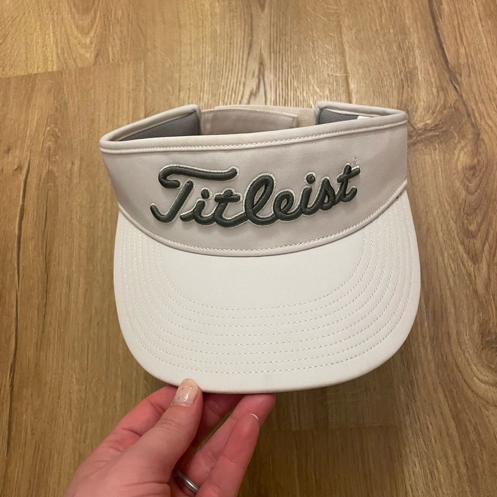 Titleist Pro V1 Footjoy FJ Visor Hat White Embroidered Spell Out Logo Golf Sun